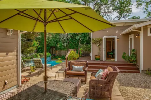 Exterior - 550 Thomson Ave E, Sonoma, CA 95476 photo 8 of 13