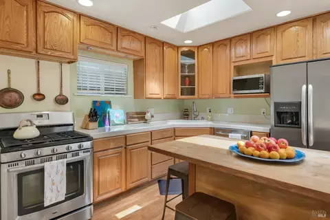 Kitchen - 550 Thomson Ave E, Sonoma, CA 95476 photo 3 of 5