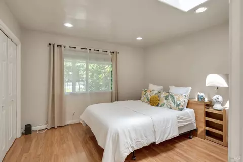 Bedroom - 550 Thomson Ave E, Sonoma, CA 95476 photo 1 of 9