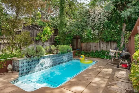 Exterior - 550 Thomson Ave E, Sonoma, CA 95476 photo 9 of 13