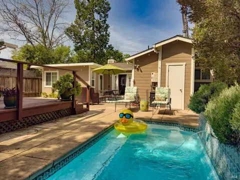 Exterior - 550 Thomson Ave E, Sonoma, CA 95476 photo 10 of 13