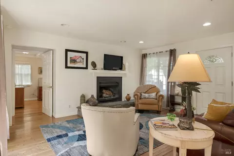 Living - 550 Thomson Ave E, Sonoma, CA 95476 photo 4 of 9