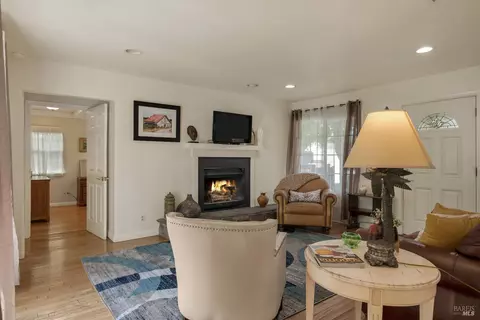 Living - 550 Thomson Ave E, Sonoma, CA 95476 photo 3 of 9