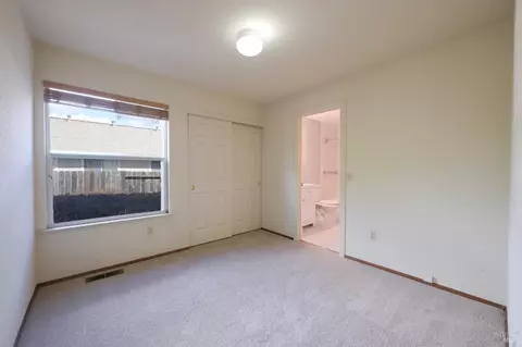 Bedroom - 9662 Dawn Way, Windsor, CA 95492 photo 5 of 5