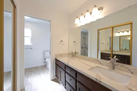 Bath - 9662 Dawn Way, Windsor, CA 95492 photo 1 of 5