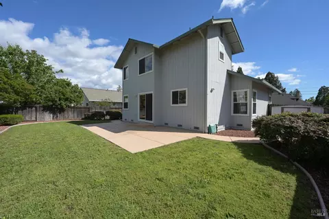 Exterior - 9662 Dawn Way, Windsor, CA 95492 photo 3 of 7