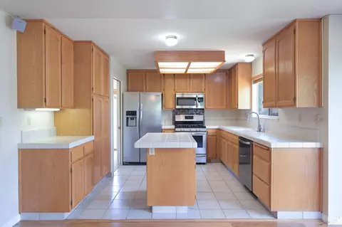 Kitchen - 9662 Dawn Way, Windsor, CA 95492 photo 2 of 4