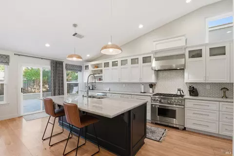 844 Arabian Cir, Vacaville, CA 95687
