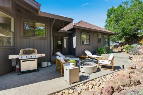 Exterior - 535 Westgate Dr, Napa, CA 94558 photo 5 of 13