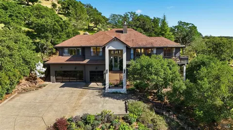 Exterior - 535 Westgate Dr, Napa, CA 94558 photo 7 of 11