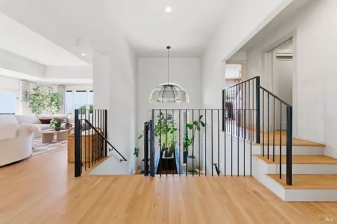 Entry Way - 535 Westgate Dr, Napa, CA 94558 photo 3 of 8