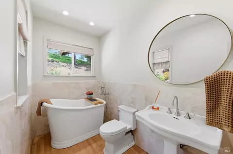 Bath - 535 Westgate Dr, Napa, CA 94558 photo 1 of 7