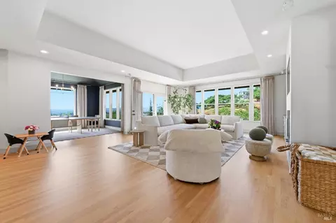 Living - 535 Westgate Dr, Napa, CA 94558 photo 1 of 6