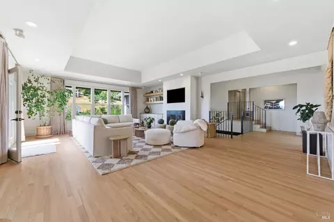 Living - 535 Westgate Dr, Napa, CA 94558 photo 3 of 6