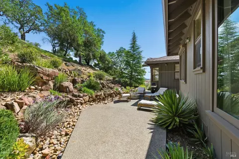 Exterior - 535 Westgate Dr, Napa, CA 94558 photo 9 of 13