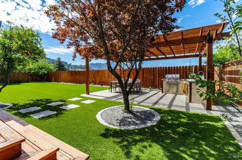 Exterior - 17 Channel Dr, Corte Madera, CA 94925 photo 3 of 8
