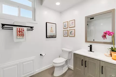 Bath - 17 Channel Dr, Corte Madera, CA 94925 photo 1 of 5