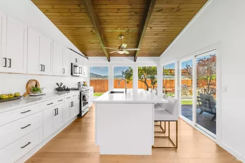Kitchen - 17 Channel Dr, Corte Madera, CA 94925 photo 1 of 2