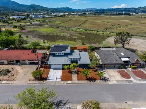 View/Area - 17 Channel Dr, Corte Madera, CA 94925 photo 2 of 8