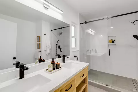 Bath - 17 Channel Dr, Corte Madera, CA 94925 photo 5 of 5