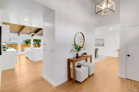 Entry Way - 17 Channel Dr, Corte Madera, CA 94925 photo 2 of 2