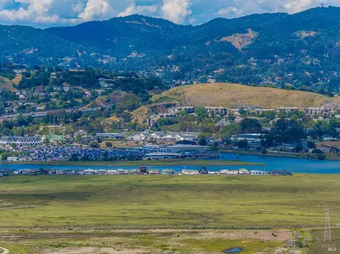 View/Area - 17 Channel Dr, Corte Madera, CA 94925 photo 5 of 8