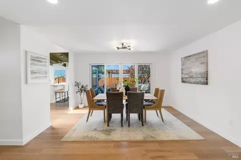 Dining - 17 Channel Dr, Corte Madera, CA 94925 photo 2 of 2