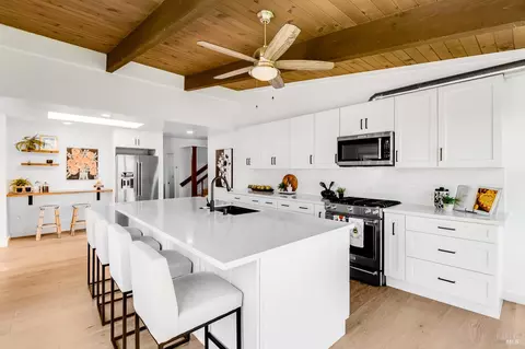 Kitchen - 17 Channel Dr, Corte Madera, CA 94925 photo 2 of 2