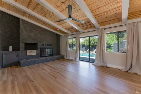 Living - 788 Walnut Ave, Ukiah, CA 95482 photo 1 of 3