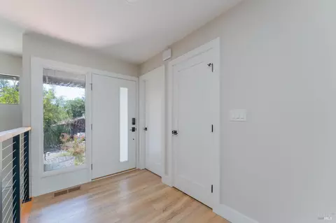 Entry Way - 788 Walnut Ave, Ukiah, CA 95482 photo 2 of 3