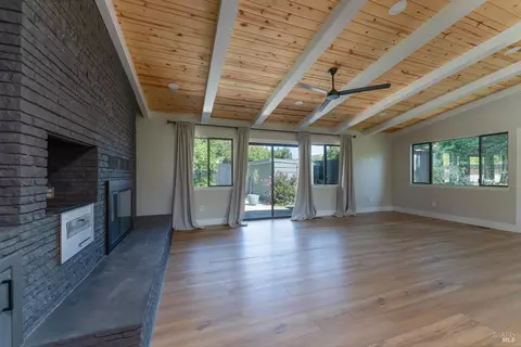 Living - 788 Walnut Ave, Ukiah, CA 95482 photo 2 of 3