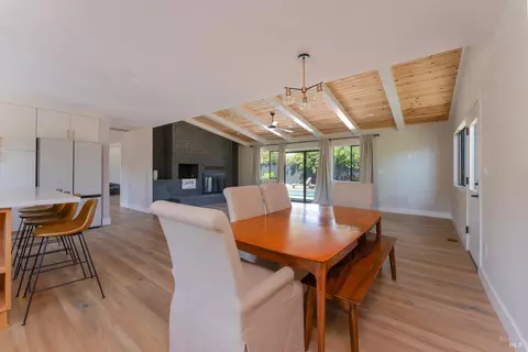 Dining - 788 Walnut Ave, Ukiah, CA 95482 photo 1 of 1