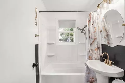 Bath - 59 Baldwin St, Vallejo, CA 94590 photo 1 of 2