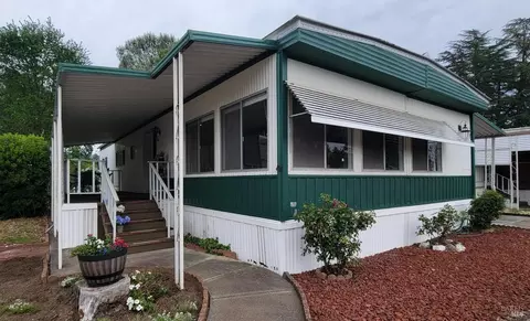 460 E Gobbi St #3, Ukiah, CA 95482 photo 2