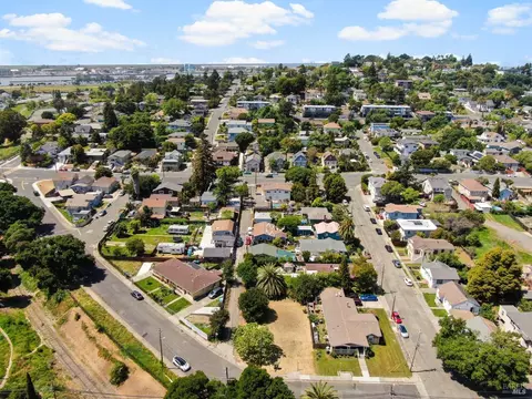 1821 Marin St, Vallejo, CA 94590 photo 3