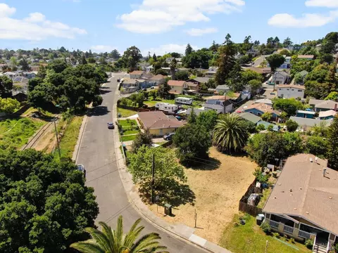 1821 Marin St, Vallejo, CA 94590 photo 2
