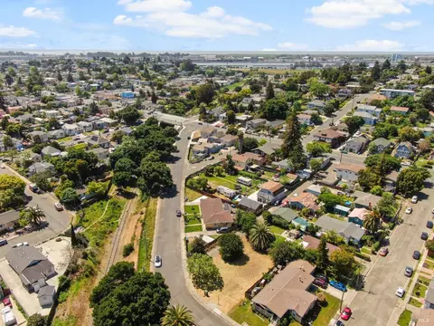 1821 Marin St, Vallejo, CA 94590 photo 4