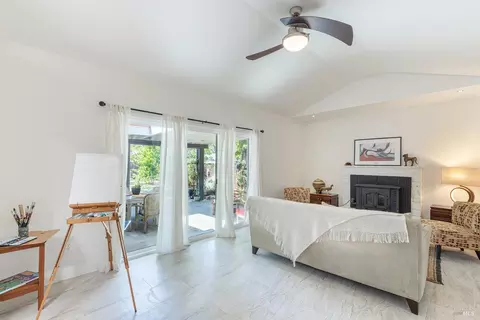 Living - 18751 Melvin Ave, Sonoma, CA 95476 photo 2 of 3