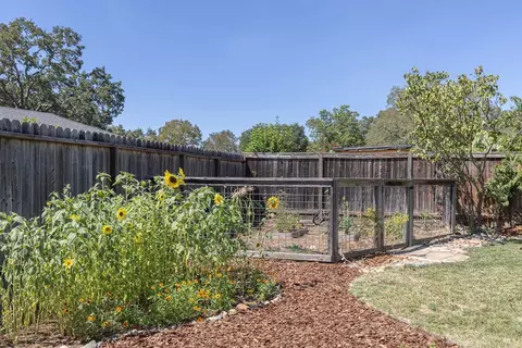 Exterior - 18751 Melvin Ave, Sonoma, CA 95476 photo 7 of 8