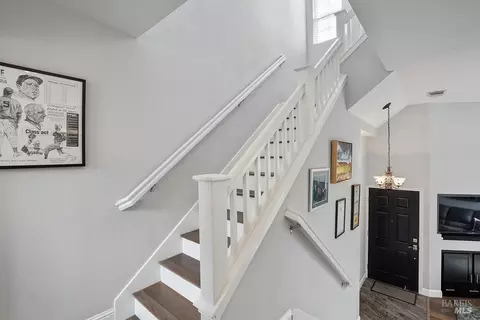 Entry Way - 440 E St, Benicia, CA 94510 photo 3 of 5