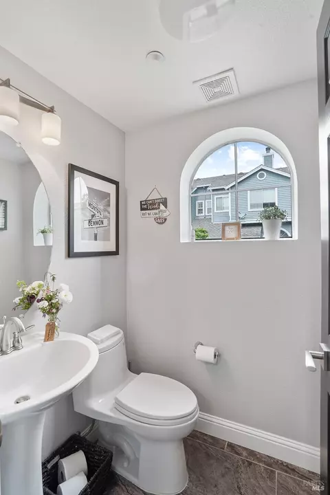 Bath - 440 E St, Benicia, CA 94510 photo 1 of 5