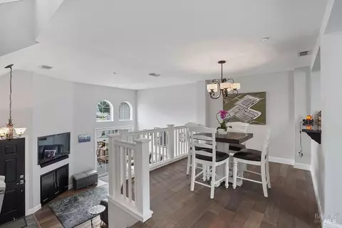 Dining - 440 E St, Benicia, CA 94510 photo 1 of 3