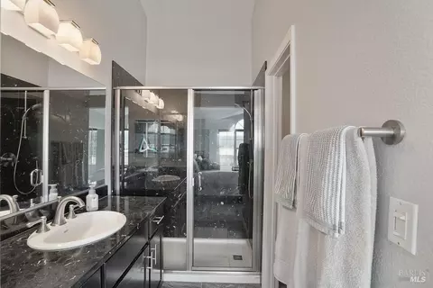 Bath - 440 E St, Benicia, CA 94510 photo 2 of 5