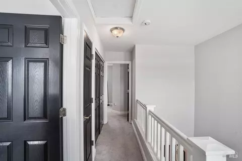 Entry Way - 440 E St, Benicia, CA 94510 photo 4 of 5
