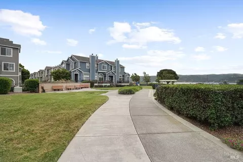 Exterior - 440 E St, Benicia, CA 94510 photo 5 of 6
