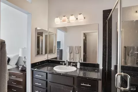 Bath - 440 E St, Benicia, CA 94510 photo 3 of 5