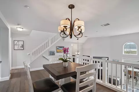 Dining - 440 E St, Benicia, CA 94510 photo 2 of 3