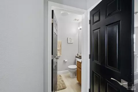 Entry Way - 440 E St, Benicia, CA 94510 photo 5 of 5
