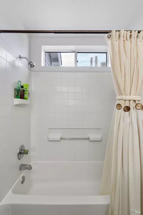 Bath - 440 E St, Benicia, CA 94510 photo 5 of 5