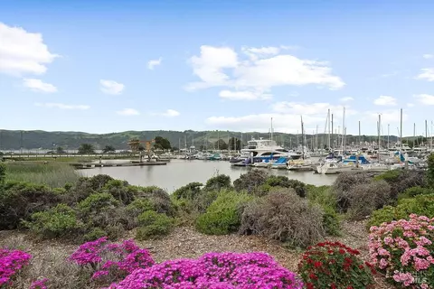 View/Area - 440 E St, Benicia, CA 94510 photo 2 of 6